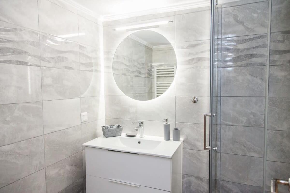 Beautiful New Apartment In Petralona 아테네 외부 사진