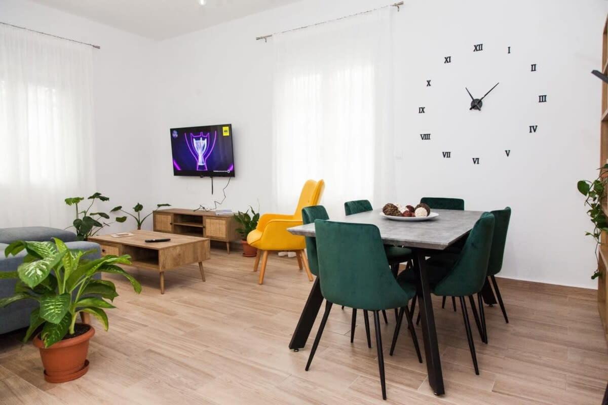 Beautiful New Apartment In Petralona 아테네 외부 사진